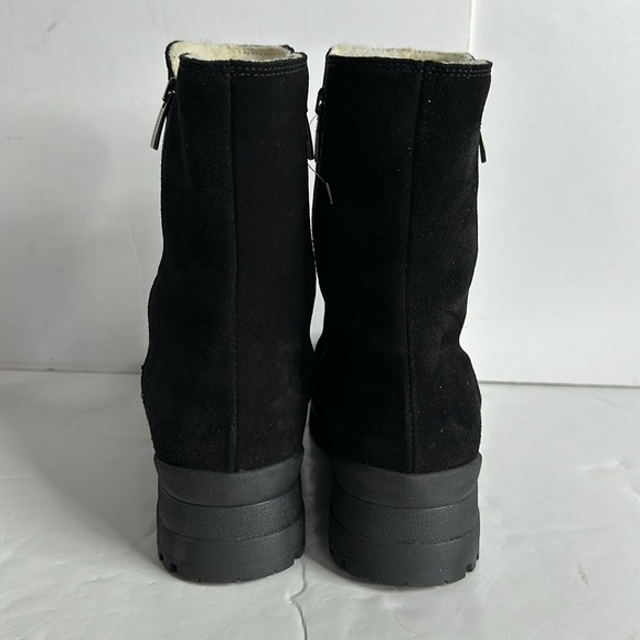 La Canadienne Amy Women's waterproof
Shearling -Lined Suede Booties - Picture 5 of 13